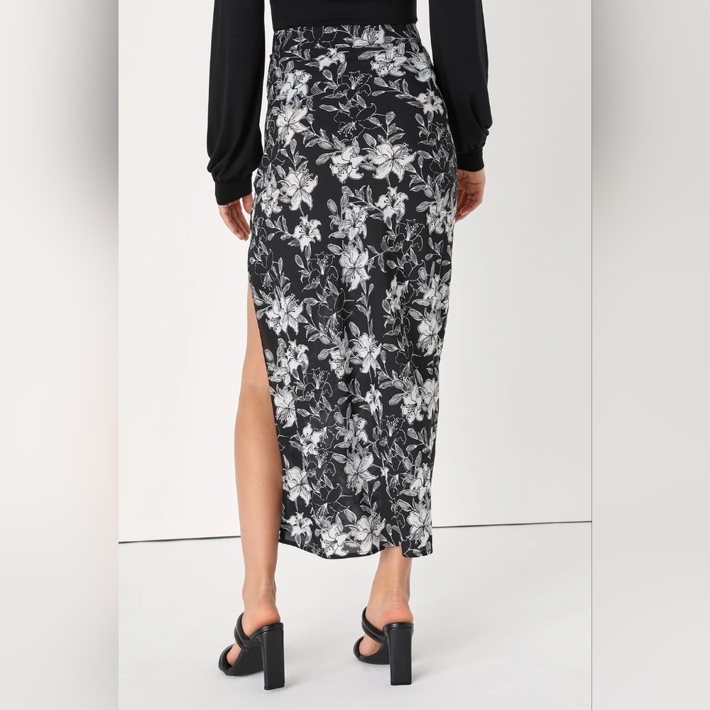 Lulus Cute Intentions Black Floral Print High-Waisted Midi Skirt